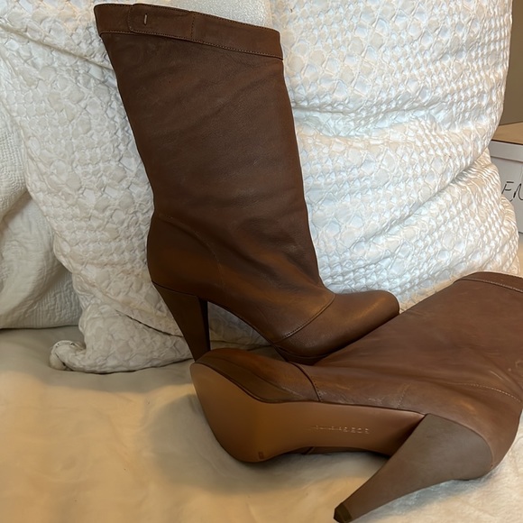 BCBGENERATION YASELLE WARM TAUPE GLAZED OIL NAPPA WOMEN'S 8.5 BRAND NEW!!! - Picture 6 of 11